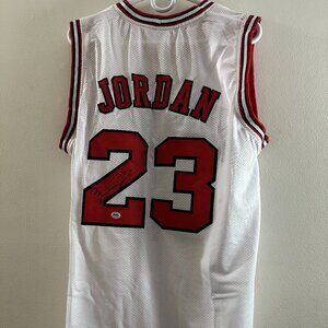 MICHAEL JORDAN (GOAT) SIGNED CHICAGO BULLS AUTOGRAPHED CUSTOM JERSEY WCOA XL 525